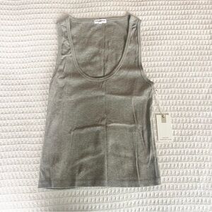 Good American Gray ribbed scoopneck tank top size large NWOT